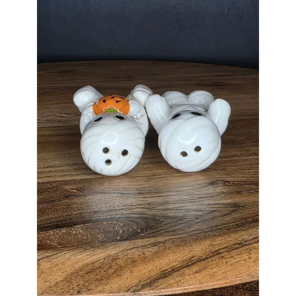 Halloween Mummy Salt and Pepper Shakers Set Ceramic Jack O Lantern Pumpkin 2.25